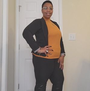 Meet your Posher, Lanita